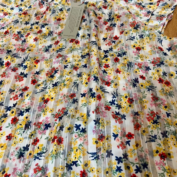 Banana Republic Flowy Flowered Blouse - Picture 6 of 7